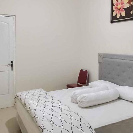 Wisma Talenta Mitra Reddoorz Jakarta Luaran gambar