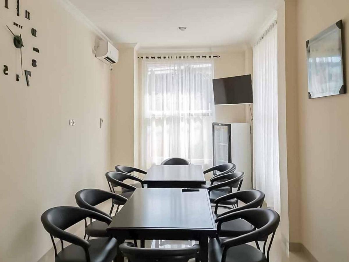 Wisma Talenta Mitra Reddoorz Jakarta Luaran gambar
